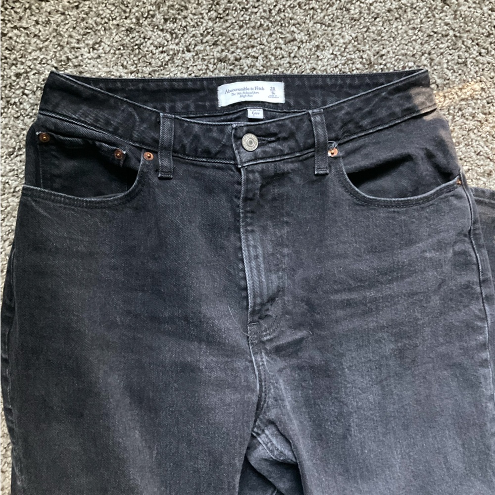 Abercrombie Curve Love High Rise 90s relaxed jean